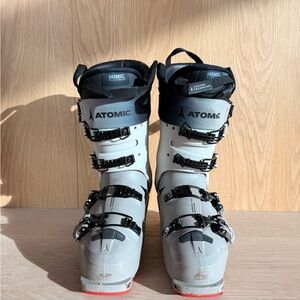 Atomic Hawx Ski Boots